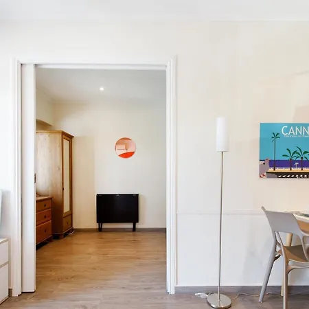 Les 3 Palmiers Yourhosthelper カンヌ